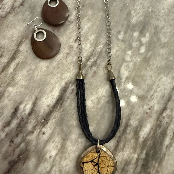 Silpada Black and Gold Pendant Necklace & Earrings! All set in stearling silver - Picture 1 of 5